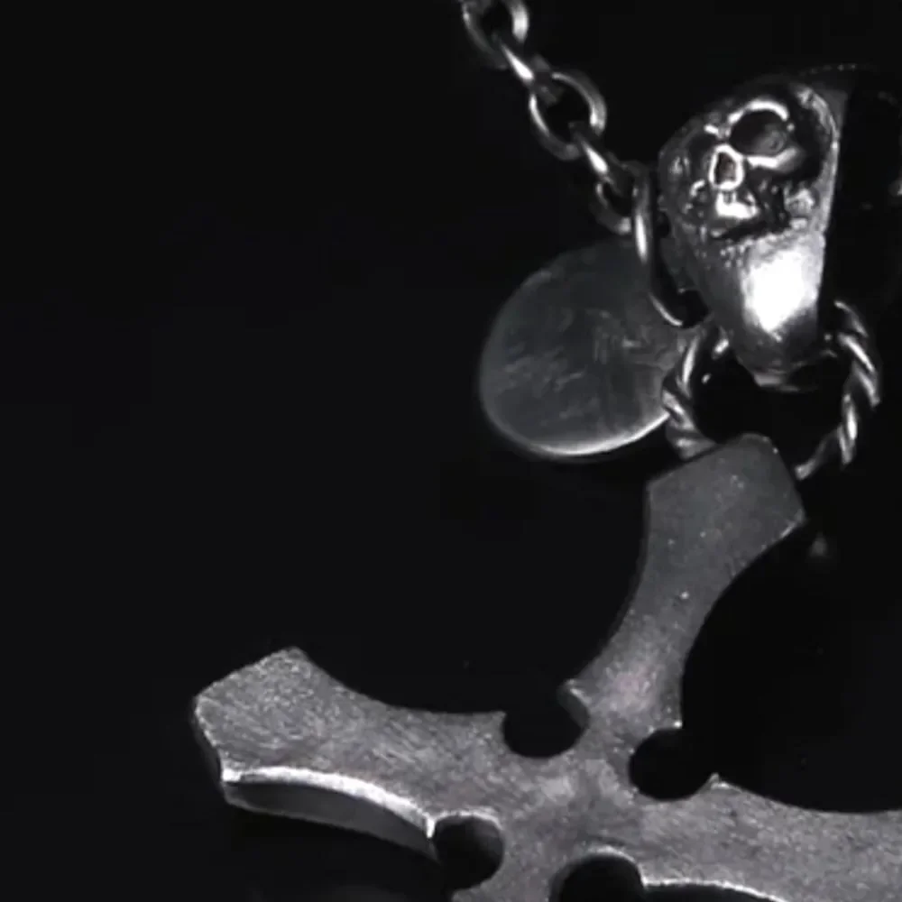 2 Abnormal Sides Reversible Cross Necklace - Picture 4 of 4